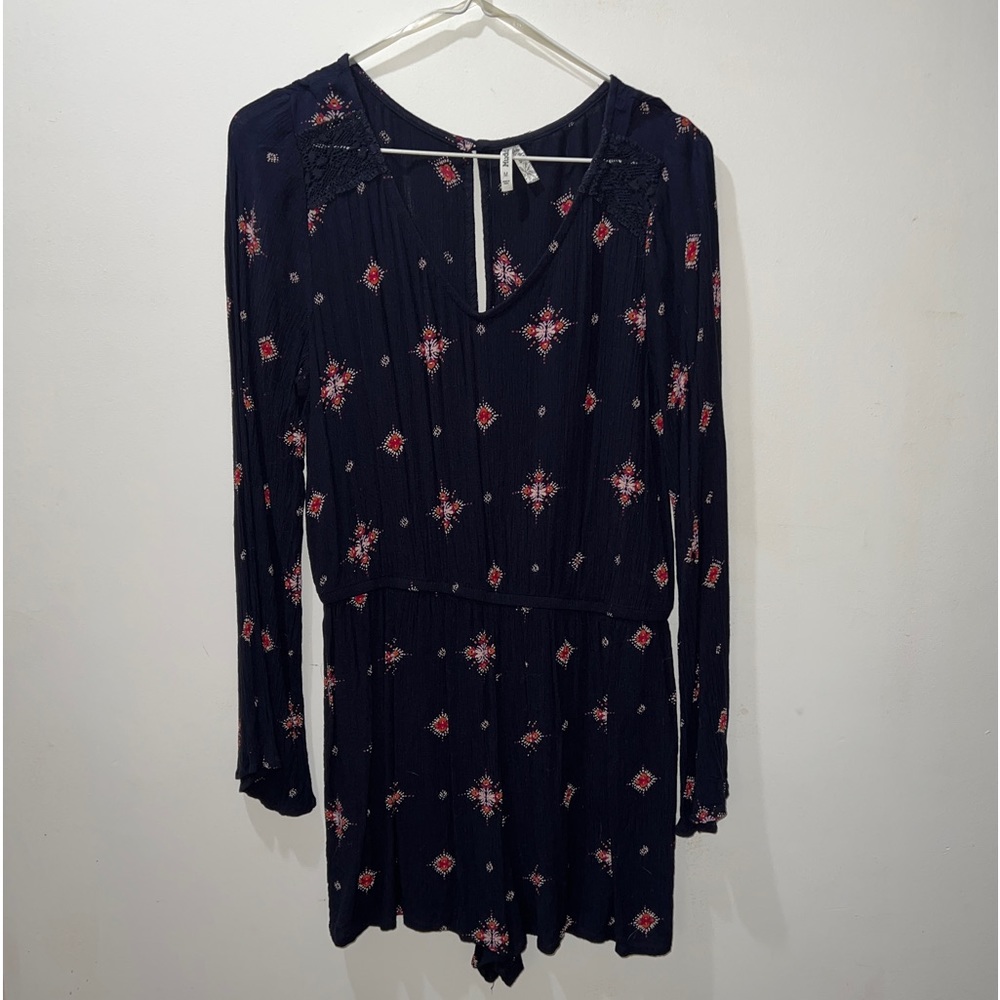 Womens Navy Blue Long Sleeve Mudd Romper. Size Medium.